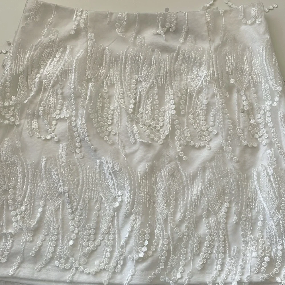 Lulus Women’s White Fringe Skirt‎ Large NWT - Picture 2 of 8